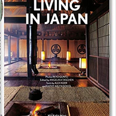 Living in Japan (Bibliotheca Universalis) --multilingual